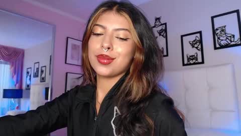 Snapshot of maia_reficco chatting on 04-20-26, 01:58 Maia Reficco online show from 04-20-26, 01:58