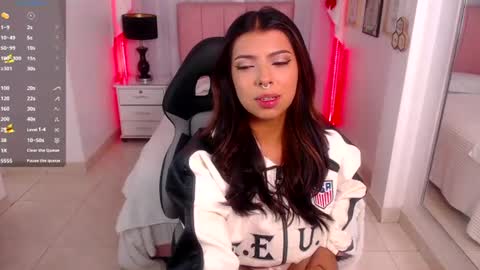 Maia Reficco online show from 07-04-26, 12:44