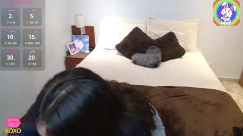 Snapshot of maiaa_evans chatting on 10-16-25, 02:45 t online show from 10-16-25, 02:45