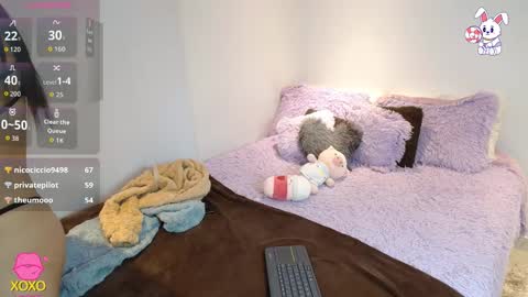 Snapshot of maiaa_evans chatting on 12-02-25, 06:41 t online show from 12-02-25, 06:41