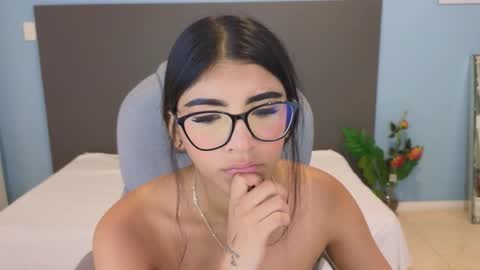 Maiaa Ruiz  online show from 10-15-25, 01:44