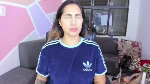 Snapshot of maiaconnor chatting on 09-20-25, 04:24 online show from 09-20-25, 04:24