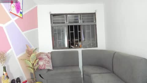 Snapshot of maiaconnor chatting on 06-01-26, 12:12 online show from 06-01-26, 12:12