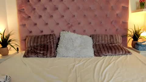  Maia  online show from 02-23-25, 01:02