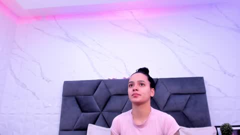 Maia  online show from 11-22-25, 11:42