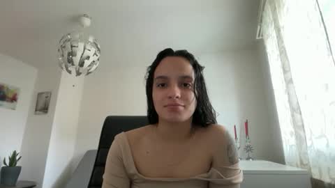 Snapshot of maiapark chatting on 04-14-26, 12:11 Maia online show from 04-14-26, 12:11