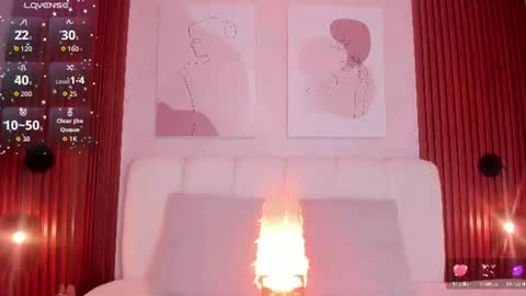 Snapshot of maiasweet_ chatting on 06-14-26, 01:58 MAIA online show from 06-14-26, 01:58