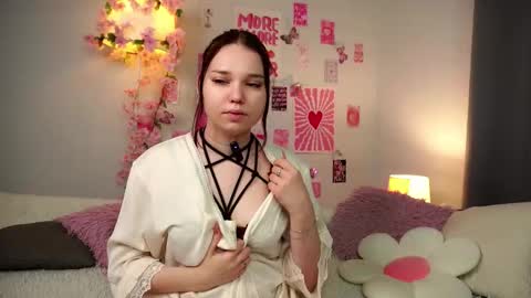 Snapshot of maibradish chatting on 02-22-26, 02:15 Lisa online show from 02-22-26, 02:15