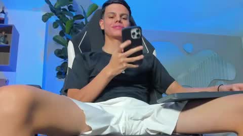 Snapshot of maicol_ferrer chatting on 07-23-26, 02:31 MAICOL online show from 07-23-26, 02:31