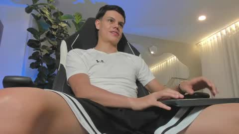 MAICOL  online show from 04-24-26, 12:13