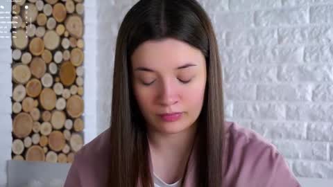 Lucy online show from 11-11-25, 02:22