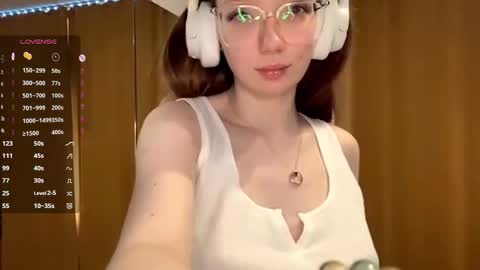 Elina online show from 10-19-25, 09:10