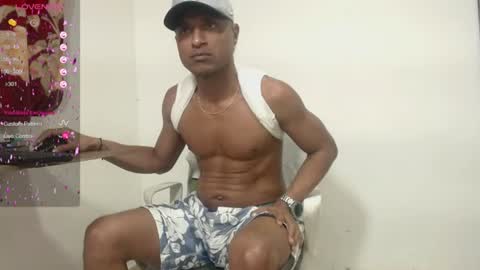 Snapshot of maik_alen chatting on 06-10-26, 03:44 . Maik Alen . online show from 06-10-26, 03:44