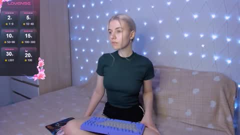 Your kitty online show from 11-01-25, 03:36