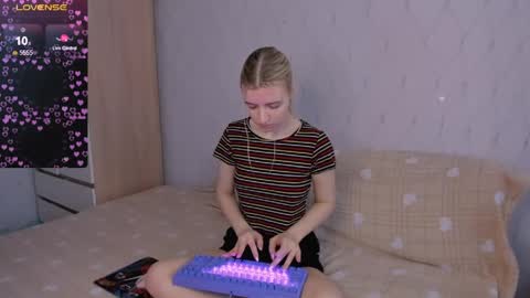 Your kitty online show from 03-26-26, 02:39