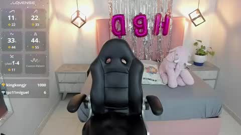 Snapshot of mailylove1 chatting on 02-07-25, 02:26  M A I L Y  online show from 02-07-25, 02:26