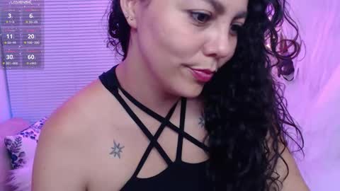 Snapshot of mailywindsor chatting on 10-18-25, 07:36 Maily online show from 10-18-25, 07:36