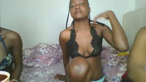 maira luv1 online show from 12-20-25, 02:29