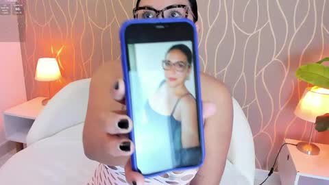Snapshot of mairybelle chatting on 05-23-26, 04:18 Maria conexion 1030 pm to 5 am colombia online show from 05-23-26, 04:18