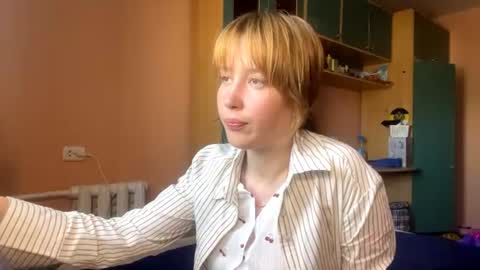 Snapshot of maisawin chatting on 06-17-26, 01:45 Evie online show from 06-17-26, 01:45