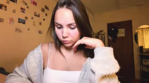 Snapshot of maisielattanzio chatting on 02-27-26, 03:34 Luna online show from 02-27-26, 03:34