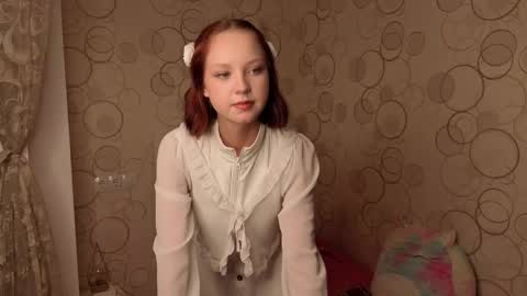 Maisie online show from 10-14-25, 02:51
