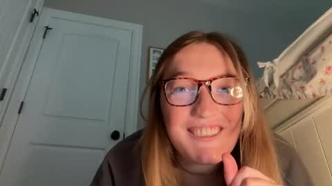 Snapshot of maisystellaxx chatting on 07-25-26, 12:31 maisystellaxx online show from 07-25-26, 12:31