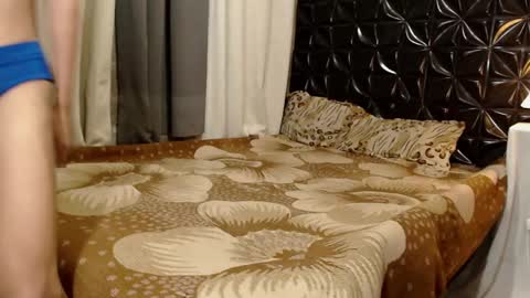 Snapshot of majestic_anne chatting on 02-20-25, 04:46 Annalyn online show from 02-20-25, 04:46