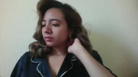 Snapshot of majo_gomezz chatting on 10-22-25, 04:18 majo_gomezz online show from 10-22-25, 04:18