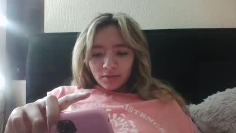 Snapshot of majo_gomezz chatting on 11-13-25, 12:20 majo_gomezz online show from 11-13-25, 12:20