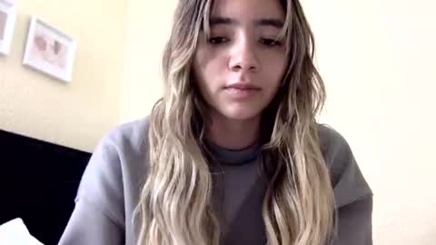 Snapshot of majo_gomezz chatting on 04-03-26, 02:42 majo_gomezz online show from 04-03-26, 02:42