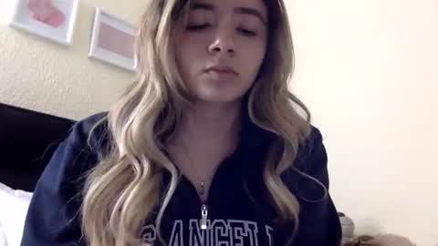 majo_gomezz online show from 05-18-26, 02:51