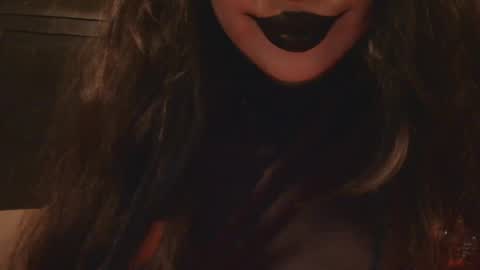 Snapshot of makaylarubi chatting on 10-15-25, 06:35 Makayla online show from 10-15-25, 06:35