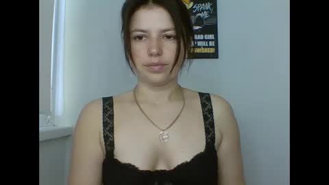 Snapshot of make_mesmile chatting on 05-19-26, 06:42 make_mesmile online show from 05-19-26, 06:42