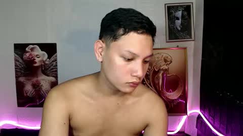 Snapshot of makehugecock chatting on 09-22-25, 06:37 makehugecock online show from 09-22-25, 06:37