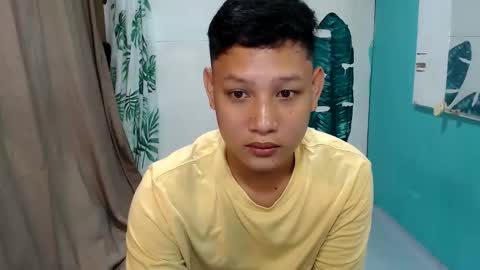 Snapshot of makehugecock chatting on 10-29-25, 01:13 makehugecock online show from 10-29-25, 01:13