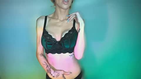 Snapshot of makemebeautiful chatting on 02-18-25, 06:58  April Dayze  makemebeautiful online show from 02-18-25, 06:58