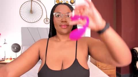 makena online show from 10-01-25, 04:18