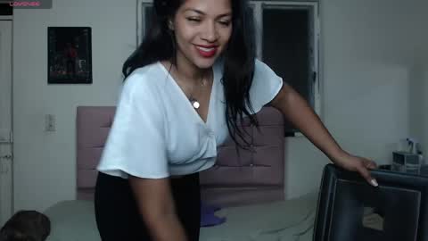 Snapshot of makennaa_1 chatting on 05-25-26, 10:10 MAKENNAA online show from 05-25-26, 10:10