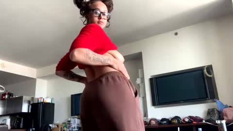 Snapshot of makeouthilldani chatting on 01-05-25, 09:14 hokulani online show from 01-05-25, 09:14