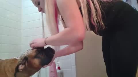 Snapshot of makinziirain chatting on 02-25-26, 01:37 KarizmaticKitten online show from 02-25-26, 01:37