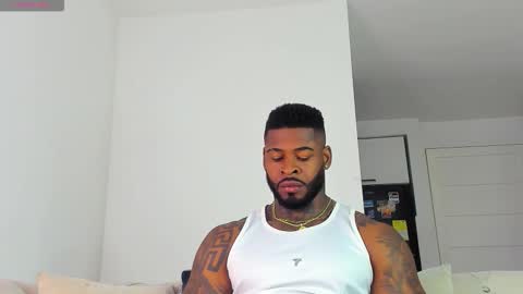 Snapshot of makonneen chatting on 01-12-26, 02:00 Makonnen online show from 01-12-26, 02:00