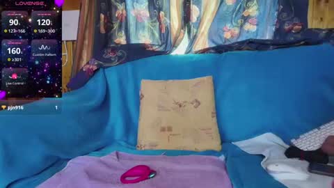 Snapshot of mal_meow chatting on 07-20-26, 11:23 Mal Dee online show from 07-20-26, 11:23