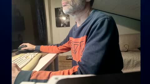 Snapshot of malebitch99999 chatting on 12-16-25, 07:46 malebitch99999 online show from 12-16-25, 07:46