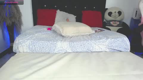 Snapshot of maleja_22_ chatting on 01-13-25, 05:55 Maleja online show from 01-13-25, 05:55