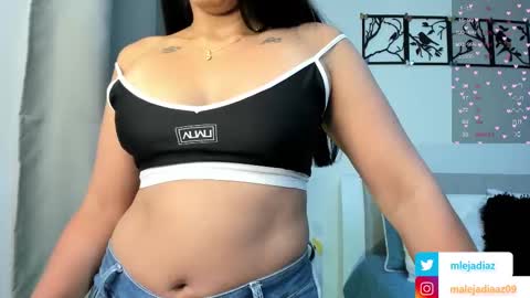 Snapshot of malejadiaz_ chatting on 02-25-25, 08:30 Maleja Diaz online show from 02-25-25, 08:30
