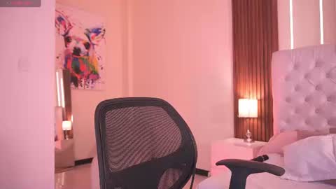 Snapshot of malejasaenz chatting on 06-29-26, 01:11 Alejandra Take domi control in 100 tkns 5 min. Dont miss my moans online show from 06-29-26, 01:11