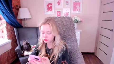 Snapshot of malenaernman chatting on 02-20-25, 10:05 Malena online show from 02-20-25, 10:05