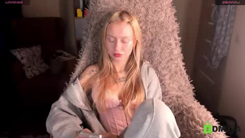 Snapshot of malenaernman chatting on 04-19-26, 10:58 Malena online show from 04-19-26, 10:58