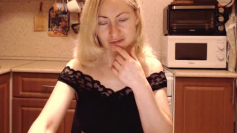 Malena online show from 11-15-25, 09:21